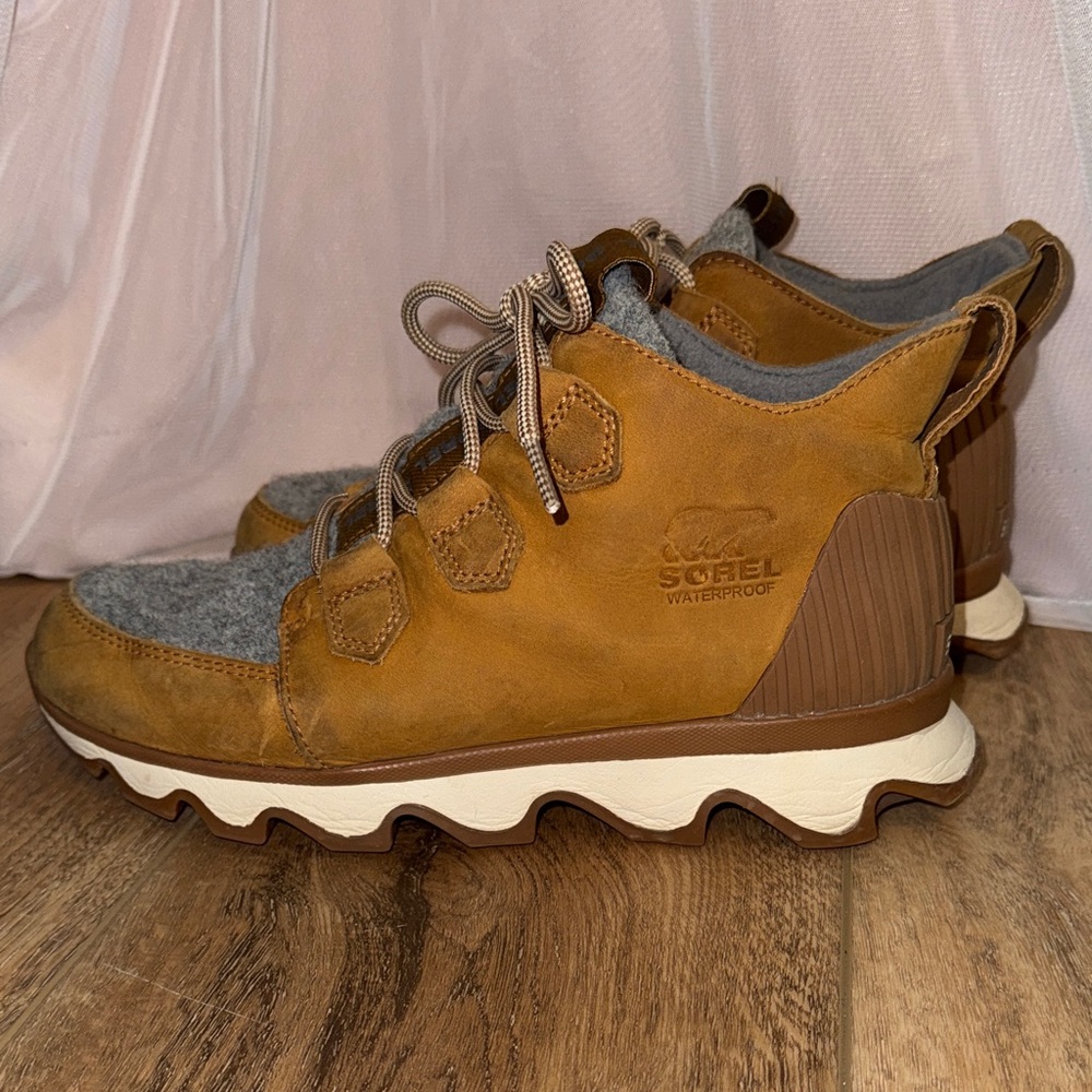 Sorel Tan and Gray Lace-Up Boots
